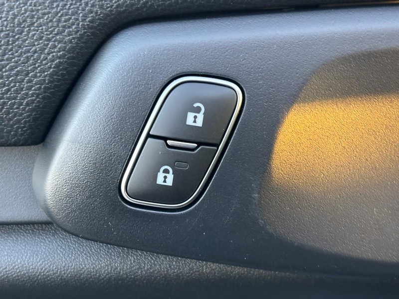 Ford Ranger Vehicle Full-screen Gallery Image 19