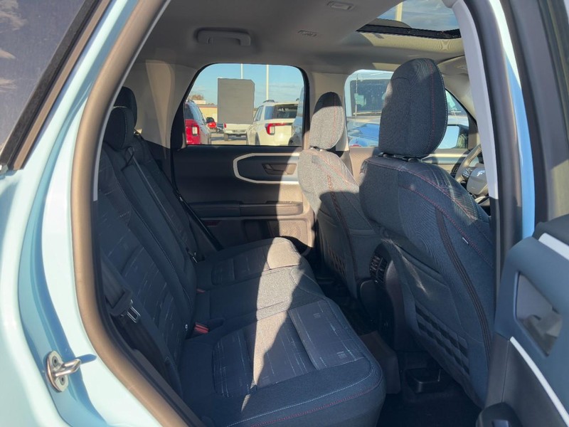 Ford Bronco Sport Vehicle Full-screen Gallery Image 5