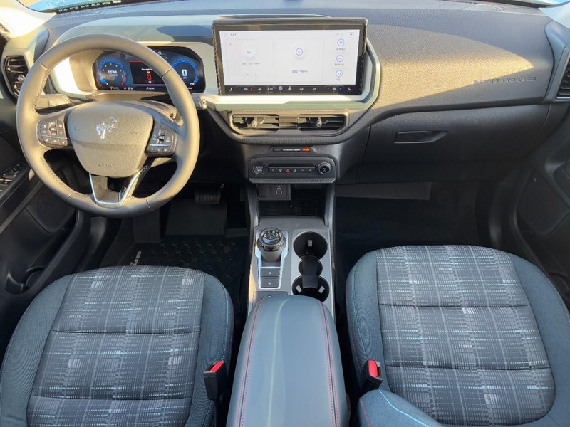 Ford Bronco Sport Vehicle Full-screen Gallery Image 6