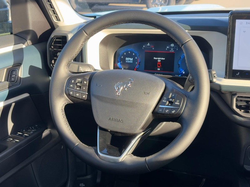 Ford Bronco Sport Vehicle Full-screen Gallery Image 7