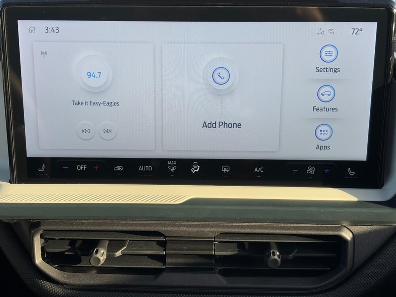 Ford Bronco Sport Vehicle Full-screen Gallery Image 8