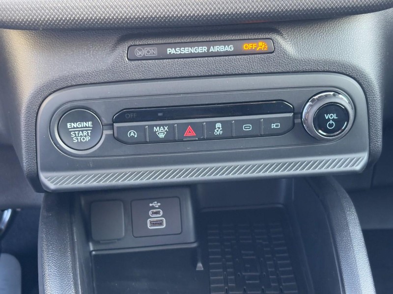 Ford Bronco Sport Vehicle Full-screen Gallery Image 17