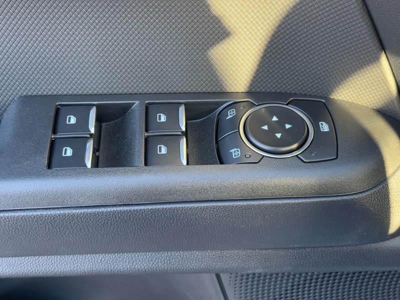 Ford Bronco Sport Vehicle Full-screen Gallery Image 18