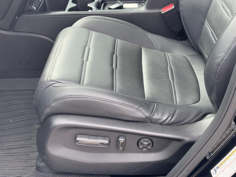 Honda CR-V Vehicle Full-screen Gallery Image 24