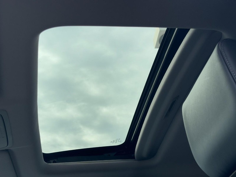 Honda CR-V Vehicle Full-screen Gallery Image 25