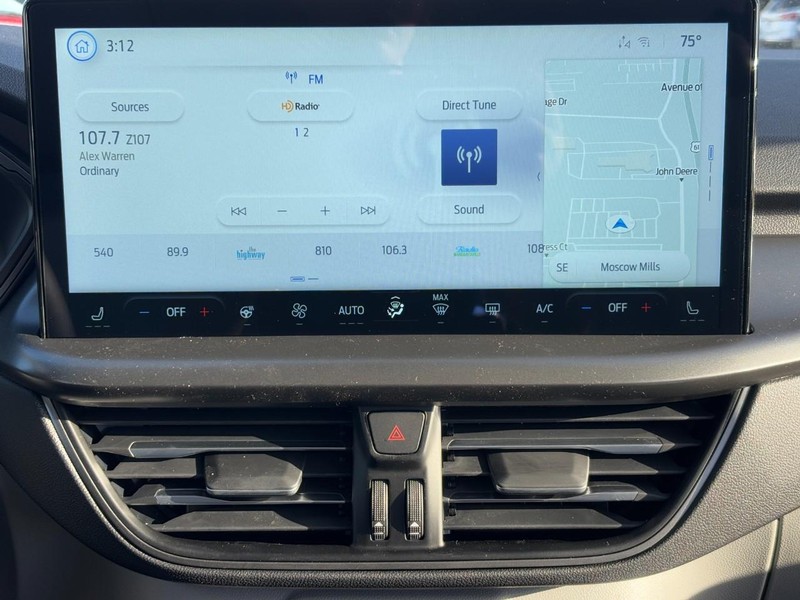 Ford Escape Vehicle Full-screen Gallery Image 8