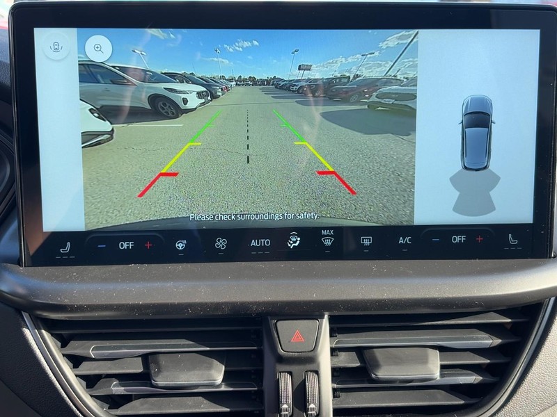 Ford Escape Vehicle Full-screen Gallery Image 16