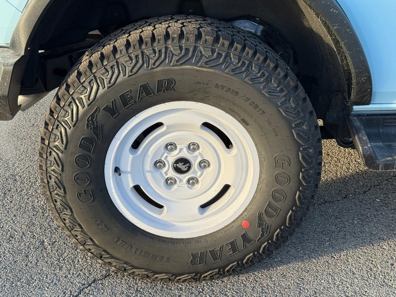 Ford Bronco Vehicle Image 04