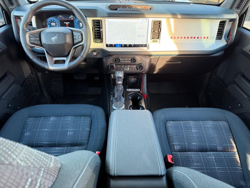 Ford Bronco Vehicle Image 06