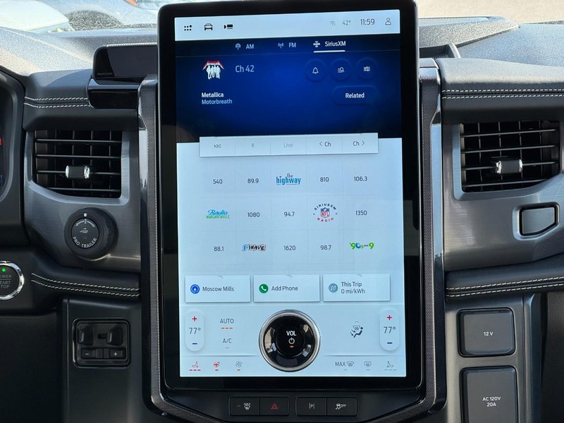 Ford F-150 Lightning Vehicle Image 09