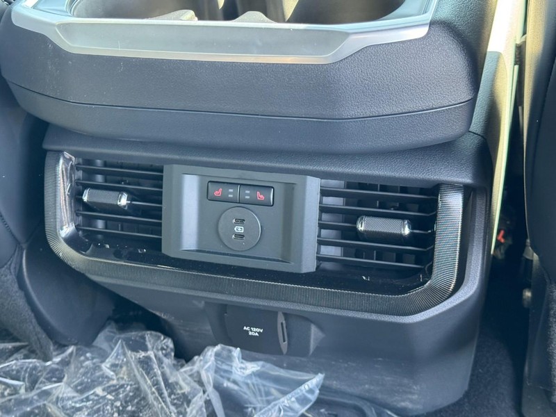 Ford F-150 Lightning Vehicle Image 11