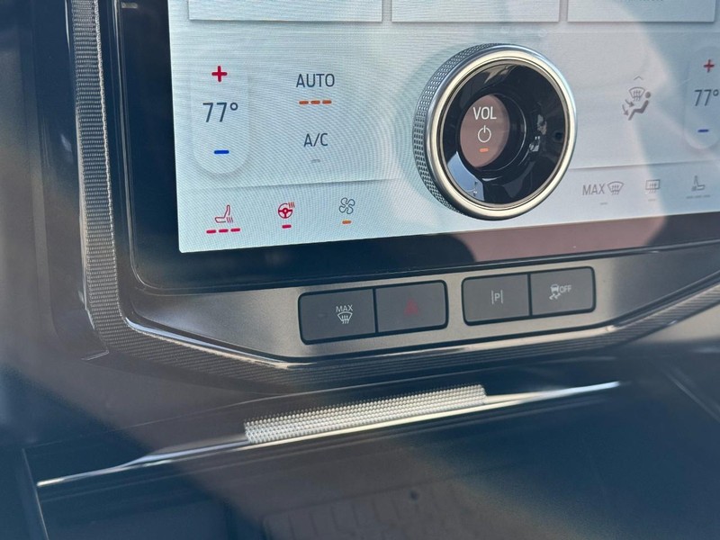 Ford F-150 Lightning Vehicle Image 19