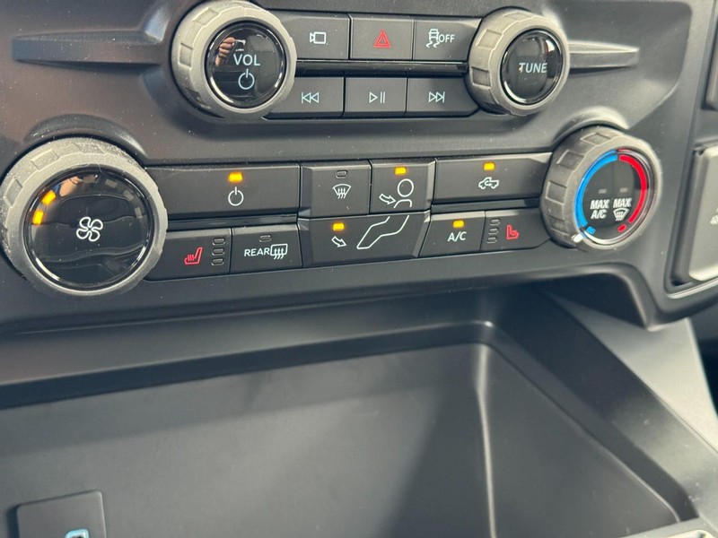 Ford Super Duty F-350 SRW Vehicle Image 18