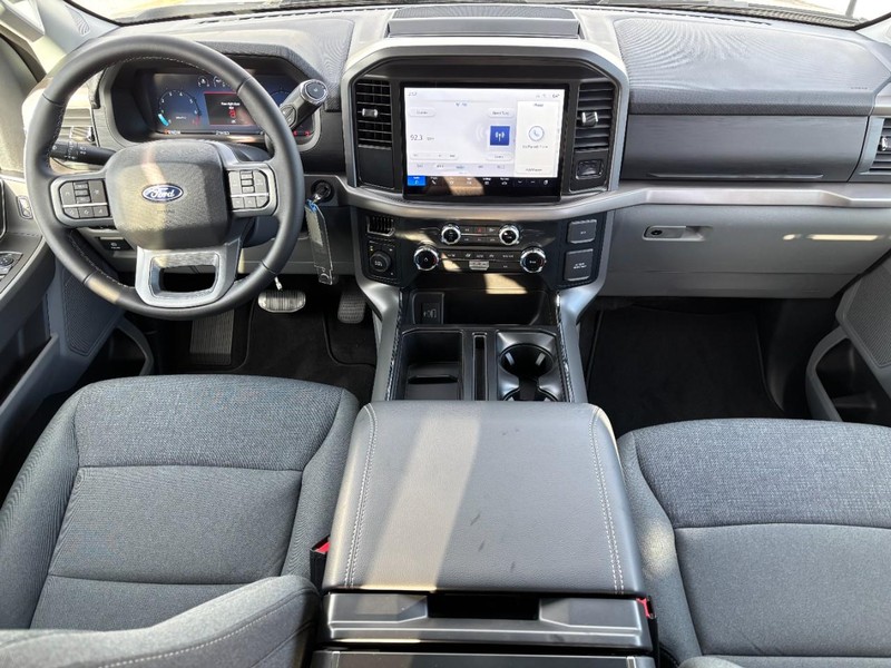 Ford F-150 Vehicle Full-screen Gallery Image 6