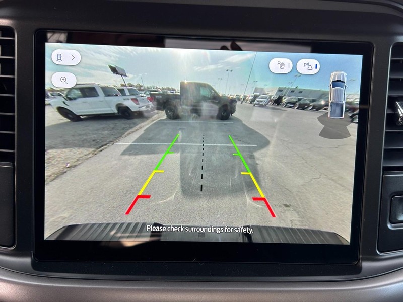 Ford F-150 Vehicle Full-screen Gallery Image 16