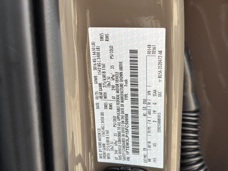 Ford F-150 Vehicle Full-screen Gallery Image 21