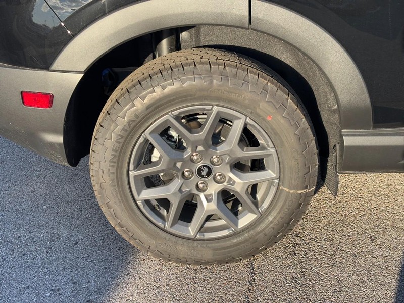 Ford Bronco Sport Vehicle Full-screen Gallery Image 4