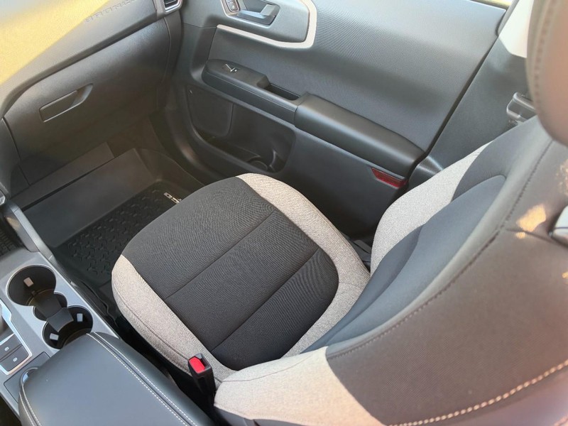 Ford Bronco Sport Vehicle Full-screen Gallery Image 10