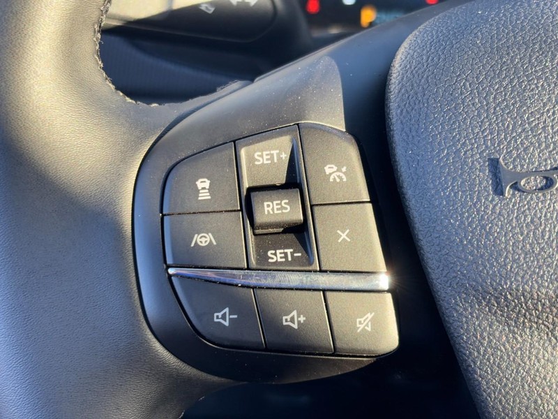 Ford Bronco Sport Vehicle Full-screen Gallery Image 12