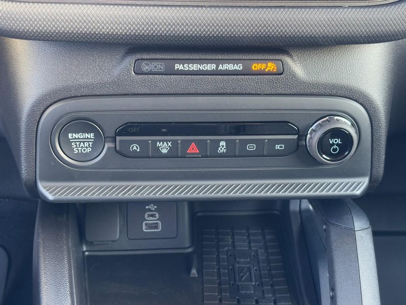 Ford Bronco Sport Vehicle Full-screen Gallery Image 17