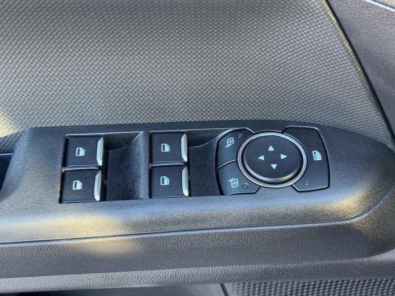 Ford Bronco Sport Vehicle Full-screen Gallery Image 18