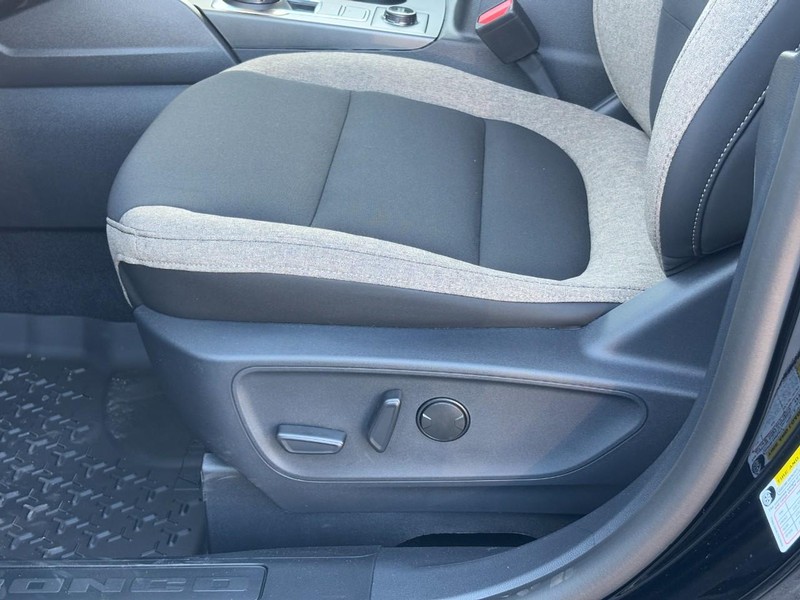 Ford Bronco Sport Vehicle Full-screen Gallery Image 20