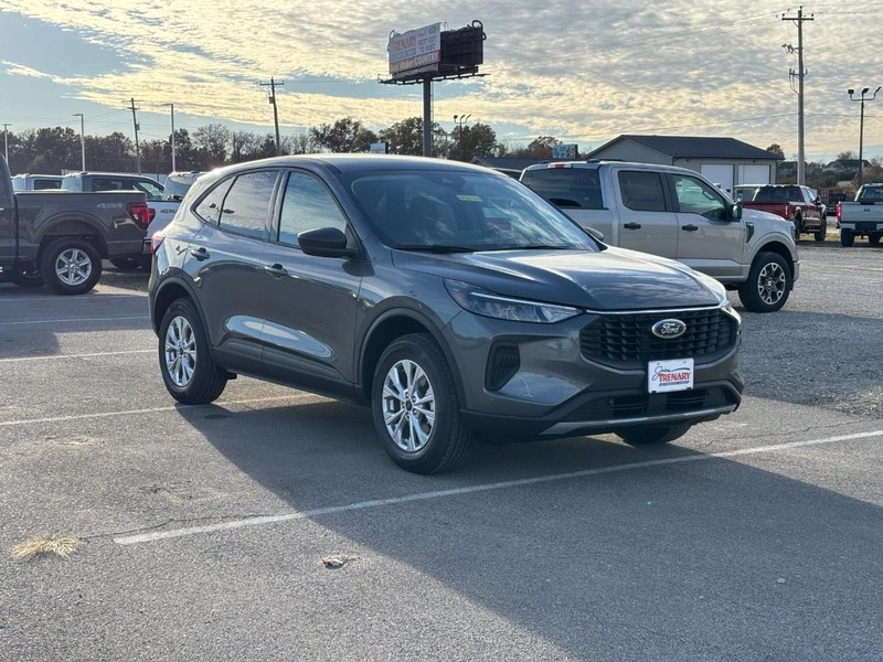 Ford Escape Vehicle Full-screen Gallery Image 2