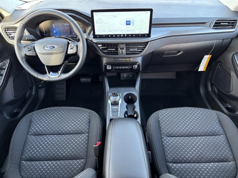 Ford Escape Vehicle Full-screen Gallery Image 6