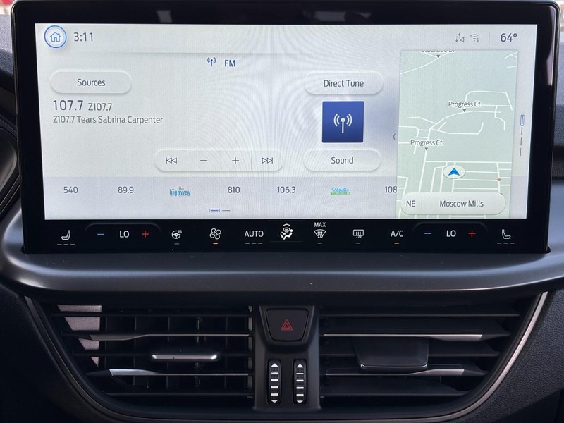 Ford Escape Vehicle Full-screen Gallery Image 8