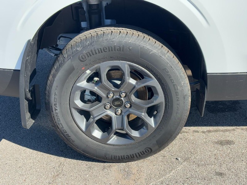 Ford Maverick Vehicle Image 04