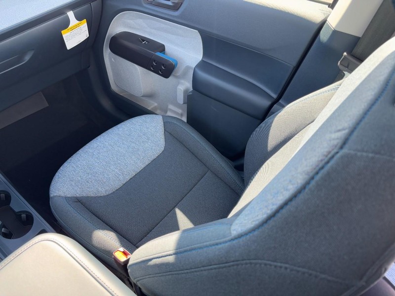 Ford Maverick Vehicle Image 10