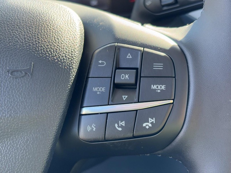 Ford Maverick Vehicle Image 13