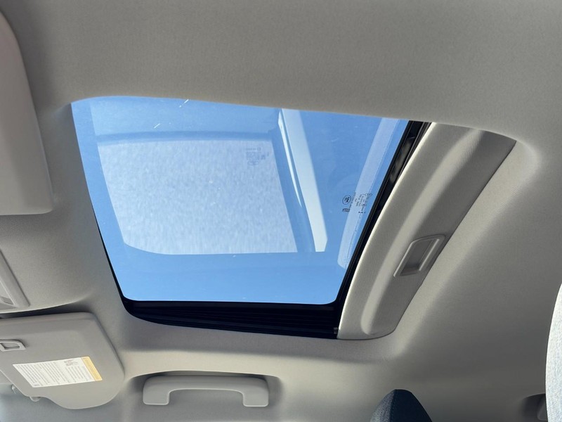 Ford Maverick Vehicle Image 21