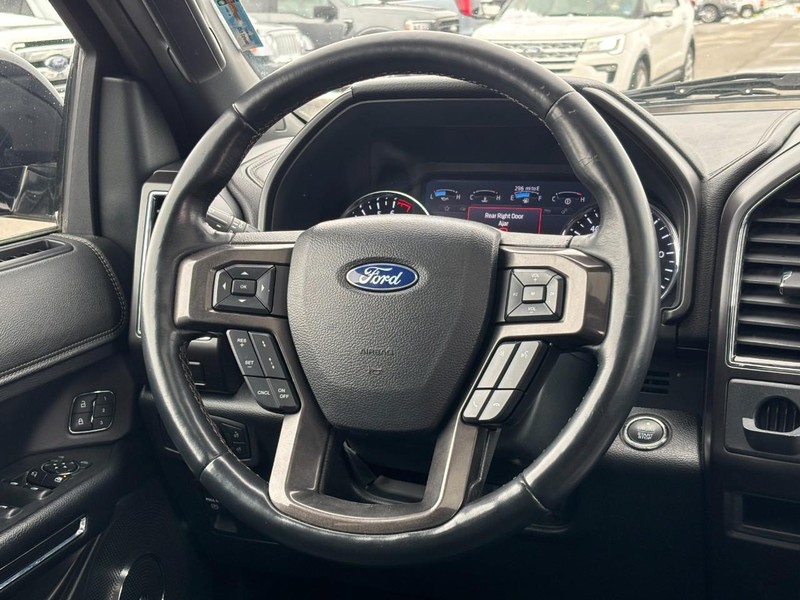 Ford Expedition Vehicle Full-screen Gallery Image 13