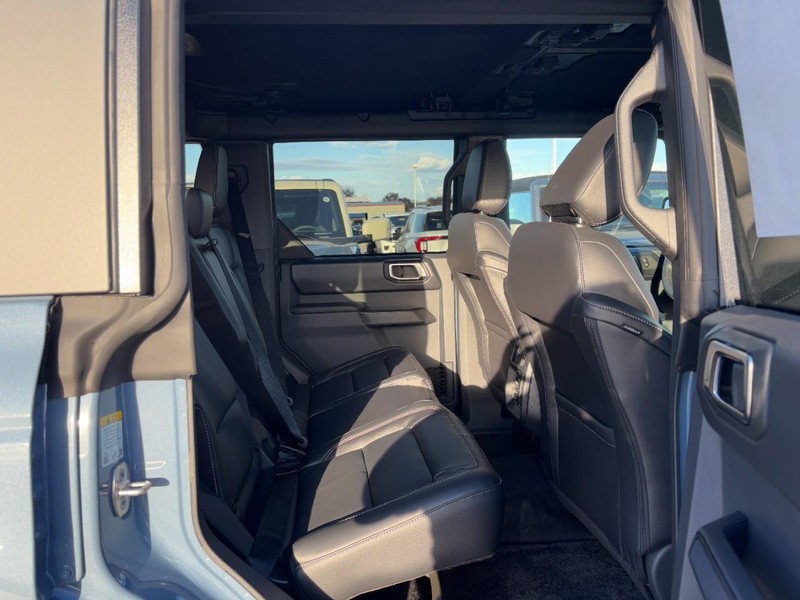 Ford Bronco Vehicle Image 05