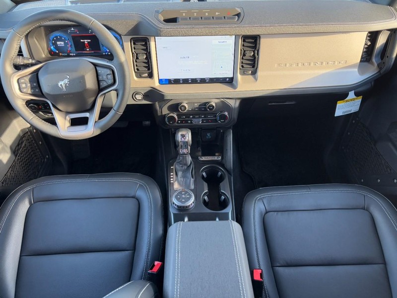 Ford Bronco Vehicle Image 06