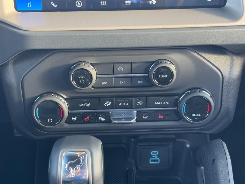 Ford Bronco Vehicle Image 09