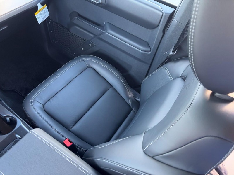 Ford Bronco Vehicle Image 10