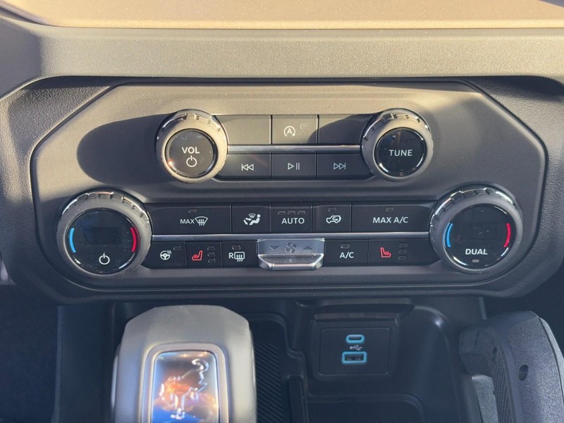 Ford Bronco Vehicle Image 18