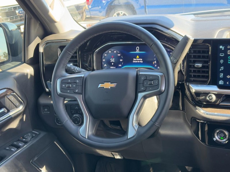 Chevrolet Silverado 1500 Vehicle Image 11