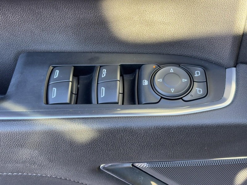 Chevrolet Silverado 1500 Vehicle Image 23