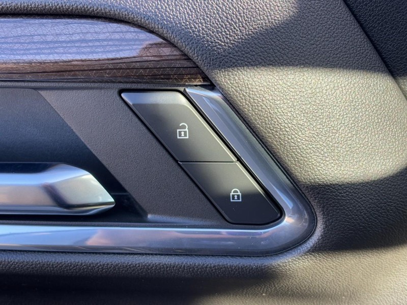 Chevrolet Silverado 1500 Vehicle Image 24