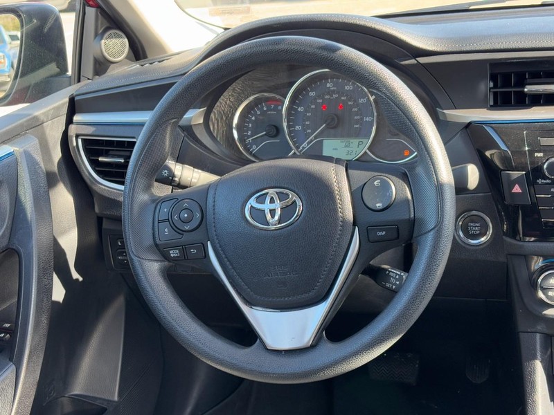Toyota Corolla Vehicle Image 12