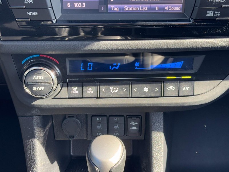 Toyota Corolla Vehicle Image 14