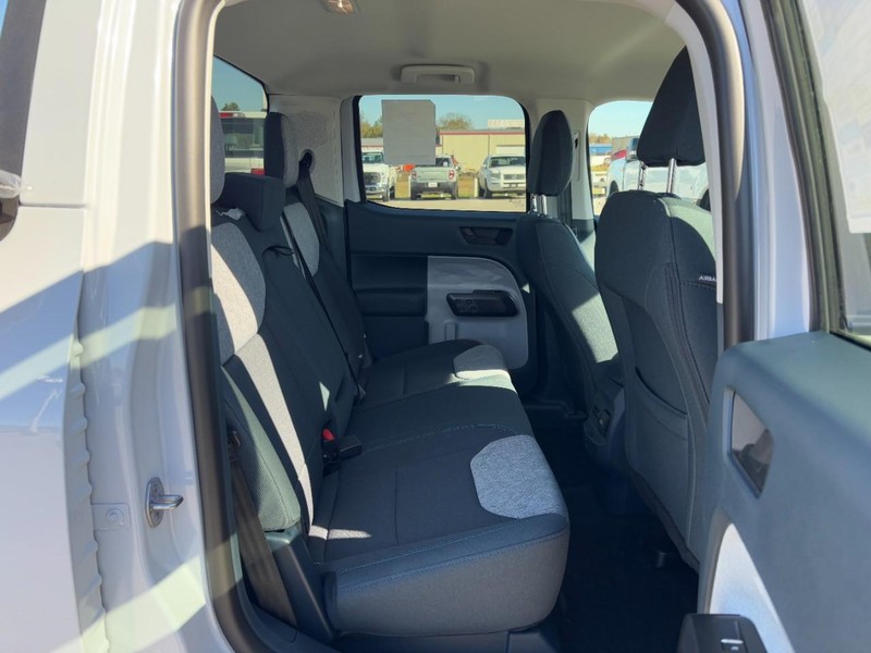 Ford Maverick Vehicle Full-screen Gallery Image 5