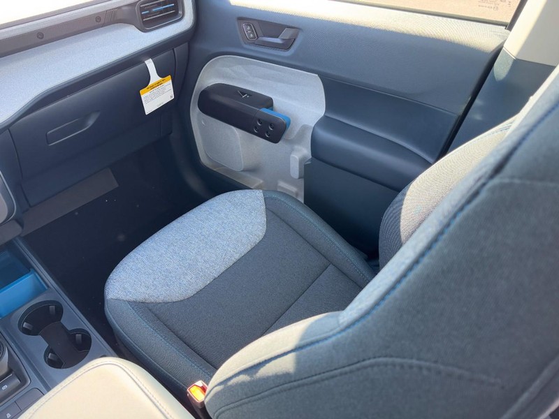 Ford Maverick Vehicle Full-screen Gallery Image 10