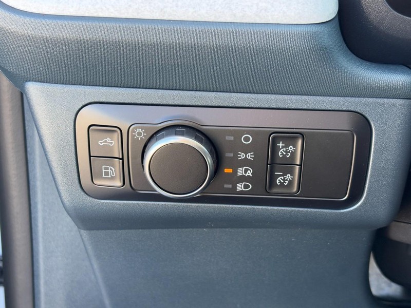 Ford Maverick Vehicle Full-screen Gallery Image 11