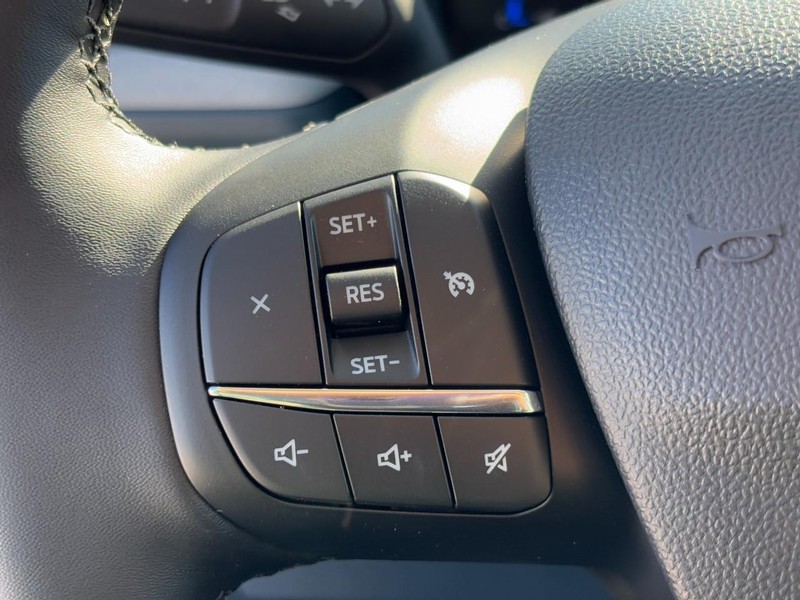 Ford Maverick Vehicle Full-screen Gallery Image 12