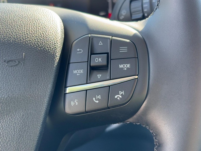 Ford Maverick Vehicle Full-screen Gallery Image 13