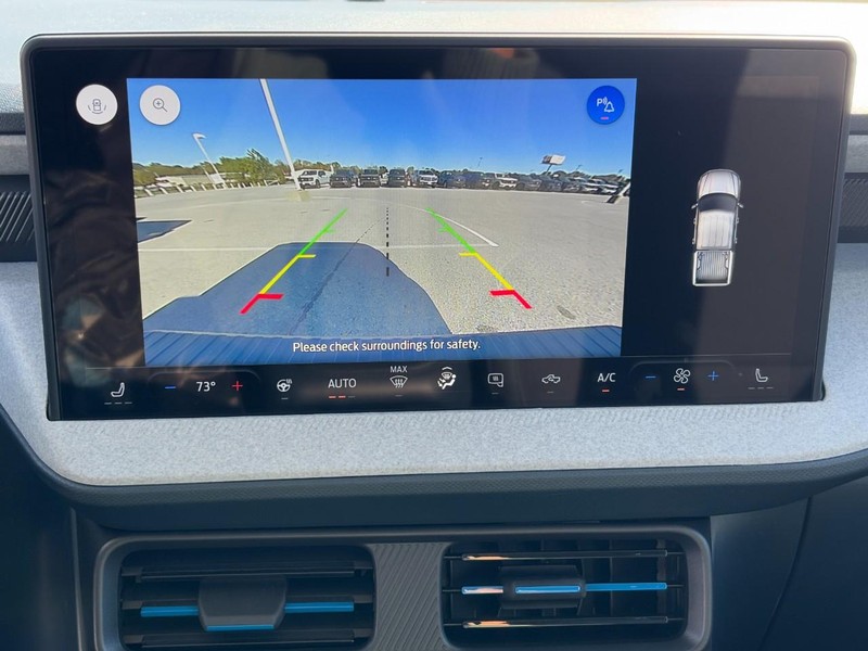 Ford Maverick Vehicle Full-screen Gallery Image 16